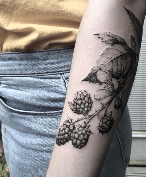 Reminds me of home Black And White Raspberry Tattoo, Blackberry Tattoo Black And White, Black Berries Tattoo, Berry Tattoos, Blackberry Tattoo, Fruit Tattoo, Cute Simple Tattoos, Army Tattoos, Funky Tattoos