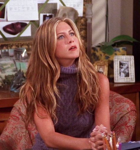 Jennifer Aniston | Rachel Green..Jennifer Aniston | Rachel Green..me again, staring into space..yeah, ADD sucks..-Mari Jennifer Aniston 90s, Estilo Rachel Green, Rachel Green Hair, Rachel Green Friends, Rachel Green Style, Jeniffer Aniston, Rachel Green Outfits, Jennifer Aniston Hair, Jenifer Aniston