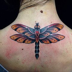 Traditional dragonfly tattoo Old School Design, Tattoo Nature, Dragonfly Tattoo Design, Tattoo Old School, Nature Tattoo, Most Popular Tattoos, Dragonfly Tattoo, Top Tattoos, Feather Tattoos