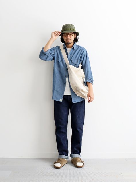 Japan Style Outfits, Denim Outfit Men, Asian Men Fashion, Smart Casual Menswear, Mens Fashion Work, Minimalist Men, Mens Summer Outfits, Street Style Outfits Men, Mens Fashion Casual Outfits