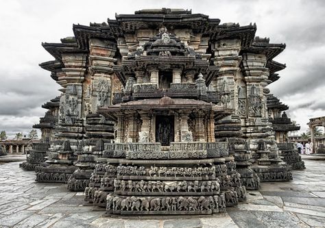 Building Design Ideas, Ancient Structures, Temple India, Indian Temple Architecture, Carving Sculpture, India Architecture, Moonlight Photography, Ancient Indian Architecture, Indian Sculpture