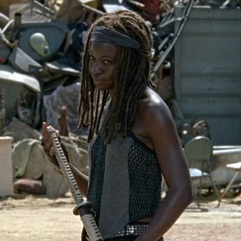 Michonne Twd, Michonne Grimes, Rick And Michonne, American Tv Show, Things Under A Microscope, Best Tv Shows, Tim Burton, Season 3, The Walking Dead