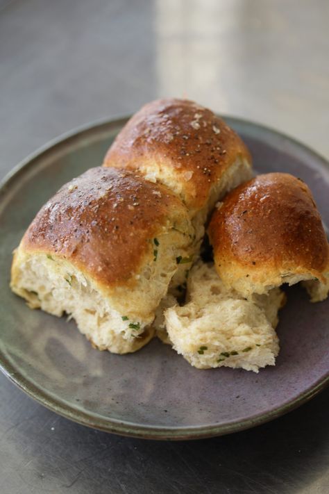 Pull Apart Sour Cream And Chive Rolls, Chive Rolls, Rolls Dessert, Dessert Person, Claire Saffitz, Thanksgiving Meals, Japanese Milk Bread, Yeast Breads, Milk Bread