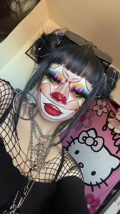 couldnt fit everything into one min sorry🫶🏼 #clownmakeup | Clown Makeup | TikTok Clown Makeup Tiktok, Clown Face Paint Ideas, Purple Clown Makeup, Rainbow Clown Makeup, Crazy Clown Makeup, Neon Clown Makeup, Cool Clown Makeup, Clown Hairstyles, Clown Makeup Looks