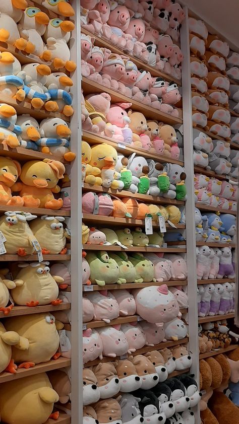 Cute Miniso Stuff, Stuff Toys Aesthetic, Miniso Store Aesthetic, Miniso Plush, Miniso Plushies, Miniso Store, Miniso Products, Plushies Aesthetic, Plushie Collection