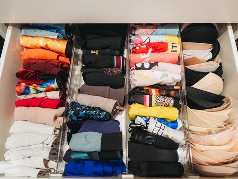 An easy step-by-step guide on how to create and maintain an organized fitness closet and drawer for all your workout clothes and gear. #fitness #fitnessgoals #health #healthandwellness #workoutclothes #organize Sport Bra Organization Ideas, Workout Clothes Organization Ideas, Sports Bra Organization, Fold Sports Bras, Organize Workout Clothes, Gym Clothes Closet, Workout Clothes Organization, Fitness Closet, Bra Organization