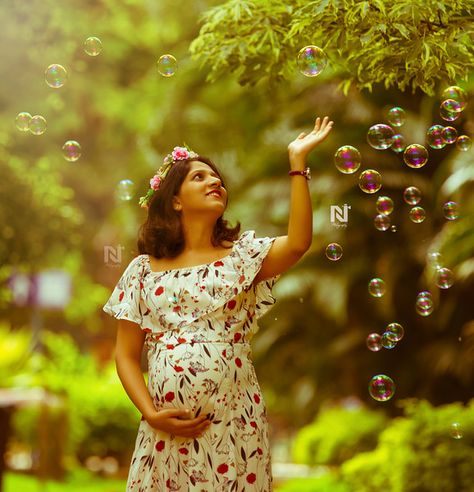 Pregnancy Photography Ideas, Creative Maternity Photography, Indian Maternity Photos, Maternity Shoot Dresses, Indian Maternity, Maternity Dresses Photography, Maternity Photography Poses Outdoors, Outdoor Maternity Photos, Maternity Photography Poses Couple