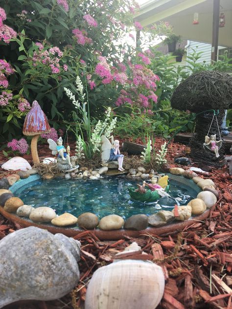 Fairy Garden Box, Large Fairy Garden, Kids Fairy Garden, Fairy Garden Containers, Fairy Garden Pots, Fairy Garden Ideas, Fairy House Diy, Whimsical Fairy, Fairy Garden Designs