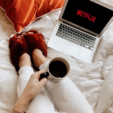 Netflix Watching Aesthetic, Watch Movies, Watch Movie, To Watch, Watching A Movie, Movie Watching, Movie Time, Watching Movies, Watching Tv