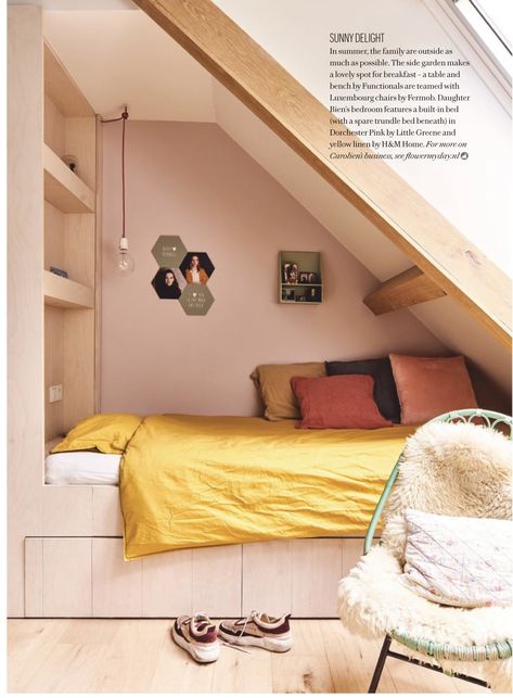 Modern Attic Apartment, Scandinavian Attic Bedroom, Loft Spare Room Ideas, Built In Beds For Kids Sloped Ceiling, Teen Attic Bedroom, Shared Attic Bedroom, Kids Room Attic, Kids Attic Bedroom, Attic Nursery Sloped Ceiling