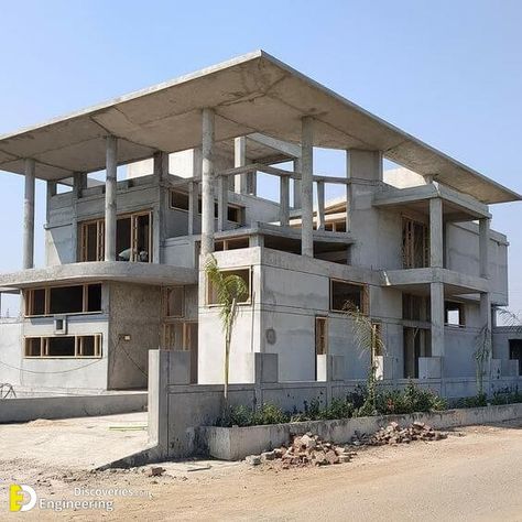 Beautiful Houses Under Construction - Engineering Discoveries Cinder Block House, Plaster House, Climbing Knots, House Under Construction, Construction Engineering, Small House Elevation, Small House Front Design, House Balcony Design, Small House Design Exterior