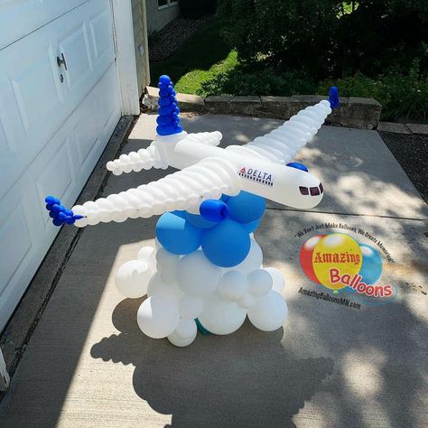 Airplane Party Theme, Planes Birthday Party, Ballon Art, Planes Birthday, Balloons Decor, Balloon Modelling, Airplane Party, Graduation Balloons, Balloon Twisting