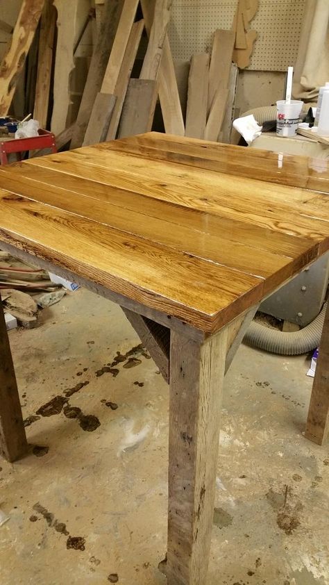 Rustic Pub Table, Rustic Pub, Top Table Ideas, High Top Table Kitchen, High Top Table, Pub Stools, High Dining Table, Table Woodworking, Pub Tables