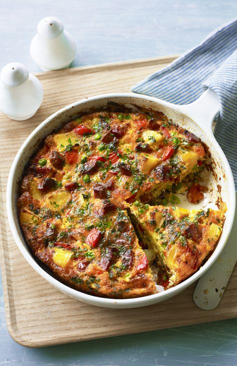 Dinner today or lunch tomorrow- a chorizo packed frittata is going to save the day. Chorizo Frittata Recipes, Chorizo Lunch Recipes, Fritatta Recipe Dinner, Breakfast Frittata Recipes, Chorizo Quiche, Chorizo Recipes Dinner, Chorizo Frittata, Easy Frittata Recipe, Easy Frittata