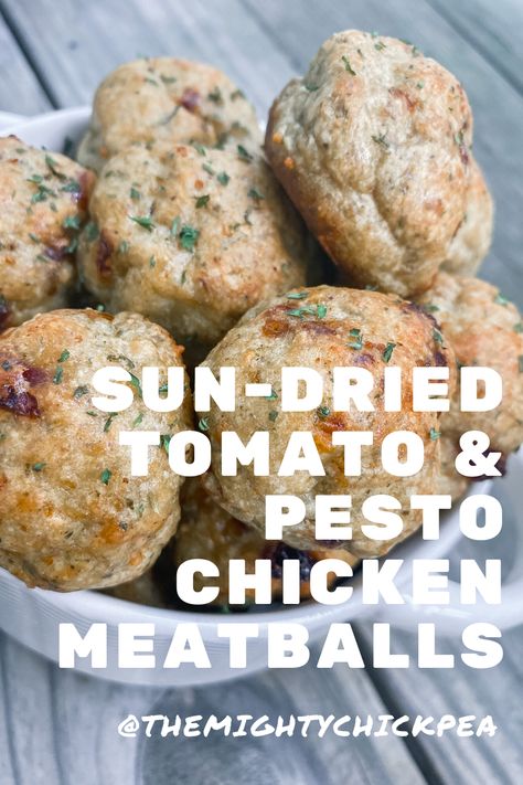 Sundried Tomato Chicken Meatballs, High Protein Chicken Meatballs, Pesto Chicken Meatballs, Healthy Chicken Meatballs, Tomato Pesto Chicken, Chicken Meatballs Healthy, Pesto Meatballs, Ground Chicken Meatballs, Healthy Meatballs