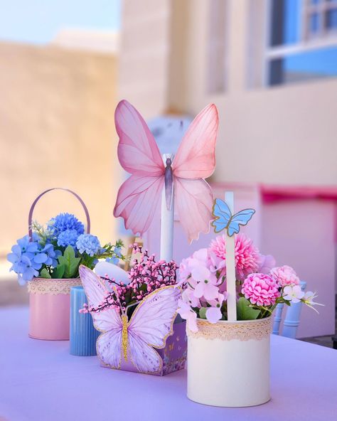 Fluttering into a magical land! 🦋✨ Our original Butterfly-themed party set the stage for enchantment, and now, by popular demand, the same magical decor is making a comeback. The event was made even sweeter with the yummiest pancakes from @boulangerie.om 🥞🌸 #muscateventplanner #omanevents #butterflydecor #butterflybirthdaydecor Butterfly Theme Party Decoration, Candy Bar Comunion, Butterfly Themed Birthday Party, Butterfly Theme Party, Butterfly Centerpieces, Butterfly Party Decorations, Magical Decor, Baby Bash, Baby Shower Theme Decorations