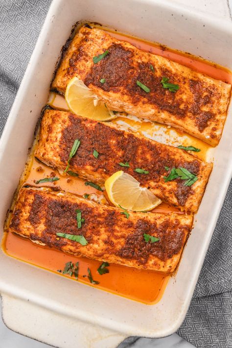 Recipes With Paprika, Paprika Salmon, Baked Salmon Recipes, Dinner Guests, Easy Instant Pot Recipes, Salmon Recipe, Healthy Delicious, Salmon Recipes, Weeknight Dinner