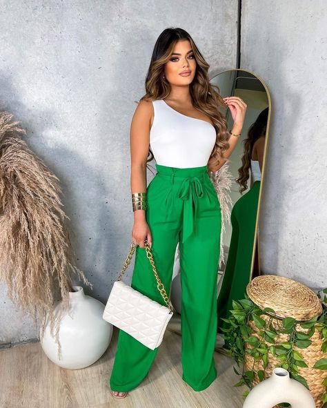 Palazzo Verde Outfit, Green Palazzo Pants Outfit, Palazzo Pants Outfit, Boss Brand, Green Pants, Matching Outfits, Pants Outfit, Look Fashion, Classy Outfits