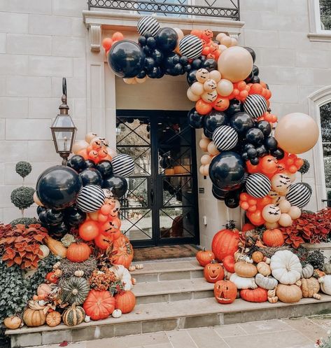 Halloween Balloon Arch, Halloween Entryway, Halloween Balloon, Balloon Arch Kit, Bridal Shower Balloons, Balloon Garland Diy, Halloween Front Porch Decor, Orange Balloons, Halloween Balloons