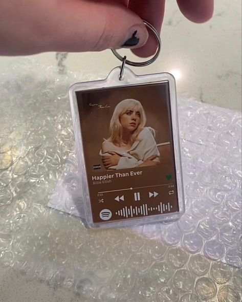 Billie Merch, Song Keychain, Spotify Keychain, Album Keychain, Music Keychain, Keychain Ideas, Barbie Core, Handmade Keychains, Photo Keychain