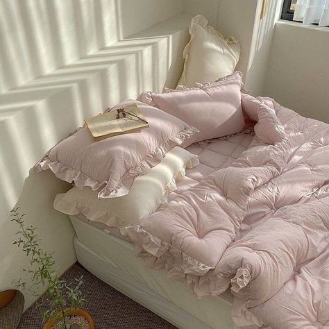 Draps Design, Zimmer Diy, Dekorasi Kamar Tidur, Aesthetic Rooms, Pretty Room, Dreamy Room, Dream Room Inspiration, Cozy Room, Room Inspiration Bedroom