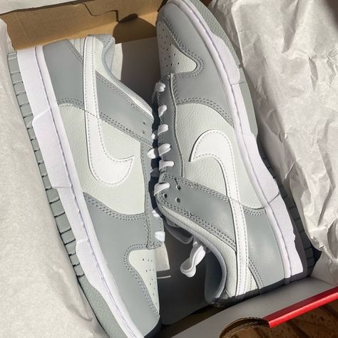 MENS NIKE DUNK LOW PLATINUM/WHITE/GREY SIZE 9M US Nike Dunks Low Two Toned Grey, Nike Dunk Two Toned Grey, White And Grey Dunks, Nike Dunk Low Two Toned Grey, Nike Dunks Neutral, Two Toned Grey Dunks, Nike Skate Shoes For Light Sports With Round Toe, Nike Dunks Gray, Nike Dunk Low Gray