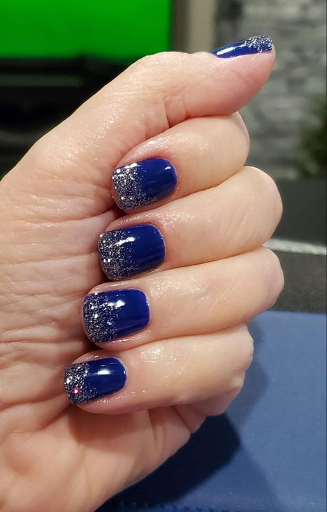 CND Shellac Blue Moon with Ice Vapor fade. Ice Vapor is gorgeous! Cnd Shellac Ice Vapor, Cnd Shellac Blue, Ivy Nails, Cnd Shellac Colors, Shellac Colors, Cnd Shellac, Soak Off Gel, Blue Moon, Nails Nails