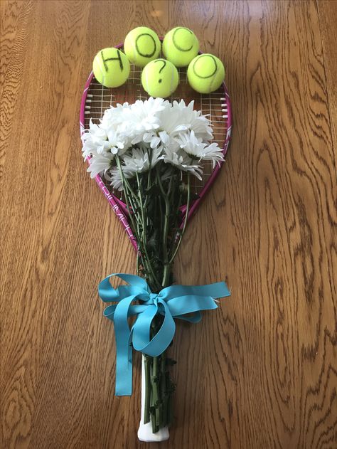 homecoming proposal for a girl who plays tennis! Tennis Proposal, Winter Formal Proposals, Proposal Ideas Disney, School Dance Proposals, Hoco Aesthetic, Football Promposal, Creative Prom Proposal Ideas, Prom Posals, Cute Proposals