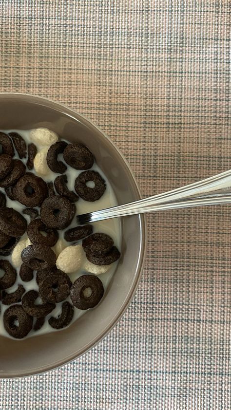 Aesthetic Cereal Wallpaper, Breakfast Cereal Aesthetic, Cereal Breakfast Aesthetic, Cereals Aesthetic, Breakfast Aesthetic Instagram, Cereal Aestethic, Cereal Aesthetic, Oreo Cereal, Cereal Breakfast