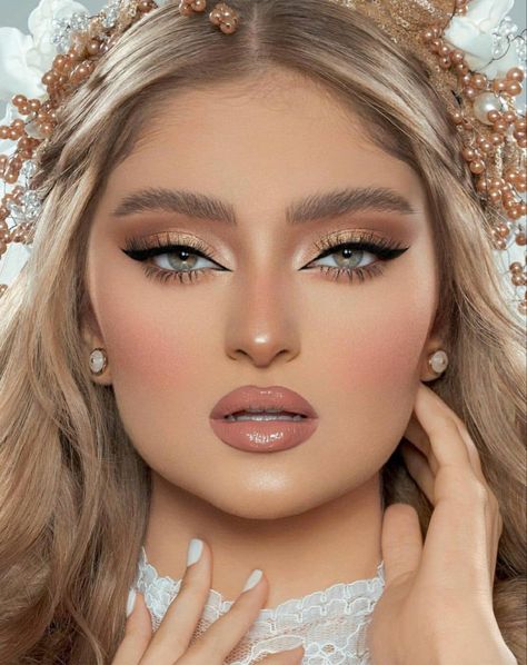 Makeup Arab, Bohemian Makeup, Special Occasion Makeup, Gold Makeup Looks, Classy Makeup, Wedding Eye Makeup, Arabic Makeup, Bridal Makeup Images, Casual Makeup