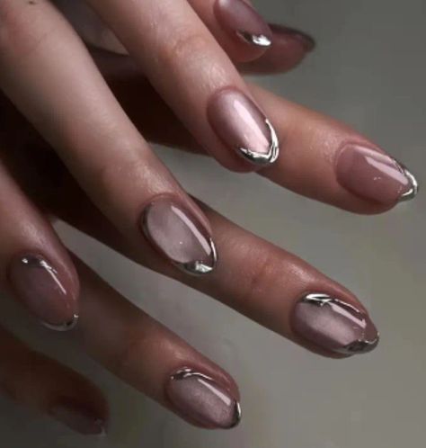 Nail Silver, Chrome Nail Designs, Glitter Gradient Nails, Crackle Nails, Cat Eye Nail, Almond Nail Art, Rainbow Nail Art, Minimalist Nail, Natural Nail Care