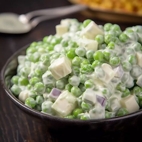 Classic Creamy Pea Salad takes me right back to my childhood. I remember my grandmother making big batches of it for every family picnic and potluck. One bite instantly fills me with nostalgia and comfort. Creamy Pea Salad, English Pea Salad, Creamy Peas, Pea Salad Recipes, Thanksgiving Food Sides, Pea Salad, Thanksgiving Side Dishes, Crispy Bacon, Perfect Side Dish