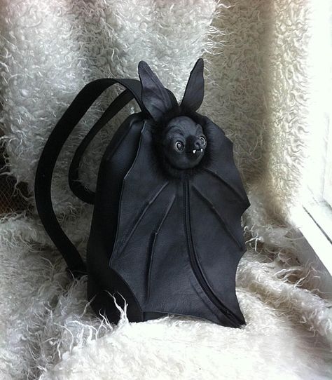 Bat Backpack / Natural Leather Batman Bag Batman Bag, Bat Backpack, Gothic Backpacks, Bat Face, Dragon Backpack, Bat Bag, Gothic Bag, The Bat Man, Dragon Face