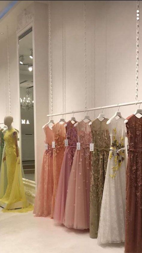 Gown Store Interior, Botique Interiors Ideas, Shop Interior Design Clothes, Botique Interiors, Bridal Shop Decor, Display Cupboard, Bridal Boutique Interior, Fabric Store Design, Clothing Store Interior