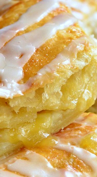 Cheesecake Hand Pies, Lemon Treats, Apple Smoothie, Hand Pie Recipes, Fried Pies, Hand Pie, Sweet Recipes Desserts, Puff Pastry Recipes, Sweet Pie