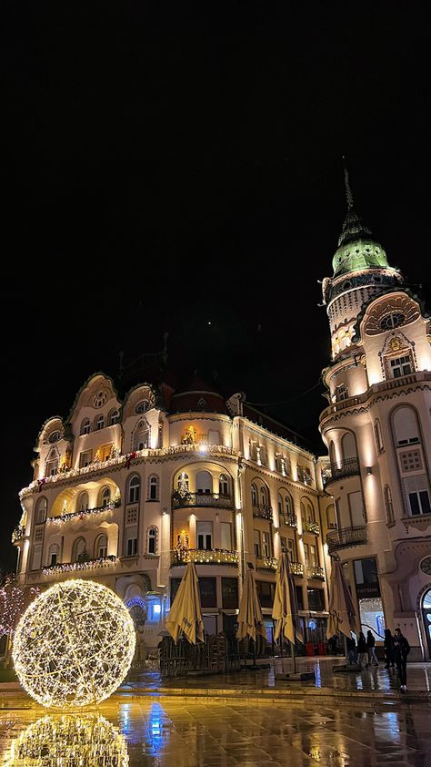 oradea | city | light | christmas | romania | decor | building | vintage | visit | tourism | vulturul negru | instagram Romania Oradea, City Light, City Lights, New Life, Romania, Photo Ideas, Tourism, Collage, Building