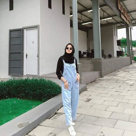 Ootd Jumpsuit Hijab Jeans, Ootd Jumpsuit Hijab, Ootd Overall, Jeans Outfit Hijab, Jumpsuit Hijab, Ootd Jumpsuit, Jumpsuit Jeans, Hijab Jeans, Overalls Outfit