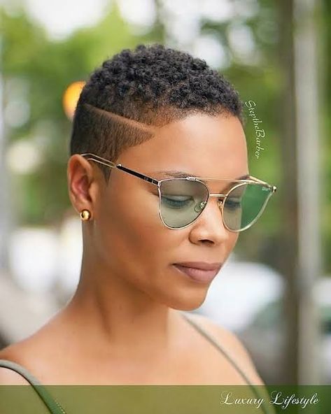 Low Haircuts, Low Cut Hairstyles, Natural Haircuts, Low Maintenance Short Haircut, Short Natural Haircuts, Dunner Wordend Haar, Curly Styles, Short Shaved Hairstyles, Twa Hairstyles