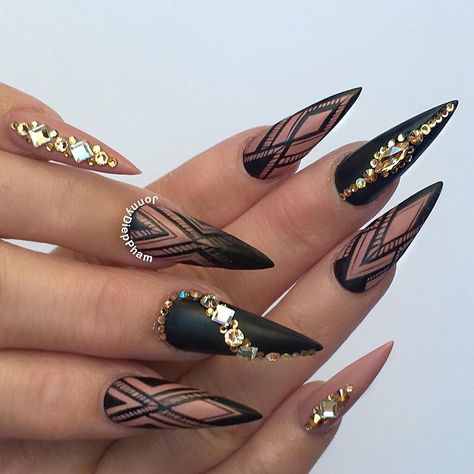 1920 Nails Gatsby, Gatsby Nails 1920s, Black Fancy Nails, Tan Nail Designs, Acrylic Stiletto Nails, Nailart Designs, Tan Nails, Holloween Nails, Acrylic Nail Shapes