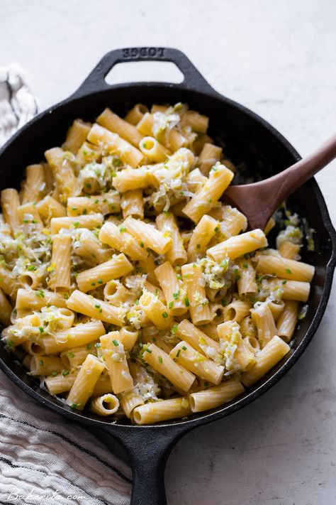 This Caramelized Leek Pasta features buttery, melt-in-your-mouth leeks, garlic, and shallots tossed with your favorite pasta and finished with lemon and parmesan. It's the perfect quick weeknight meal - done in 30 minutes! Easily made both gluten-free and vegan. Leek Pasta, Vegan Pasta Dish, Fusilli Pasta, Easy Pasta Dishes, Vegan Parmesan, Sauteed Mushrooms, Quick Weeknight Meals, Pasta Shapes, Vegan Pasta