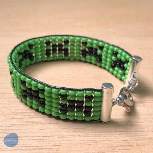 Creeper Friendship Bracelet Pattern, Minecraft Jewelry, Creepers Outfit, Minecraft Beads, Bracelet For Kids, Pixel Beads, Fimo Jewelry, My Free Time, Ear Earrings