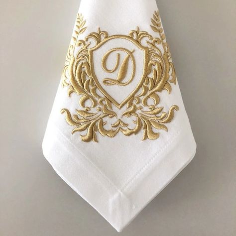 CreativeStudioElena - Etsy Monogrammed Napkins Wedding, Embroidered Linen Napkins, Linen Napkins Wedding, Christmas Cloth Napkins, Monogrammed Linens, Table Clothes, Linen Dinner Napkins, Green Napkins, Napkins Wedding