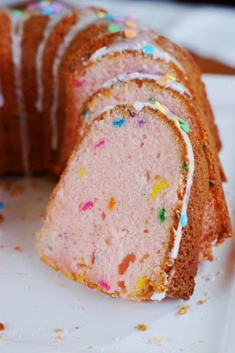 Pretty-in-pink Funfetti Pound Cake gets its beautiful color from sanding sugar sprinkles instead of food coloring, and then gets even prettier with confetti sprinkles folded in the batter. Pastel Desserts, Biscuits Graham, Cake Mug, Southern Desserts, Easter Desserts Recipes, Funfetti Cake, Coffee Cakes, Pound Cake Recipes, Easter Dessert