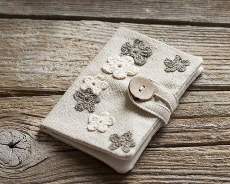 Embroidery Cards, Needle Holder, Handmade Wallets, Craft Bags, Credit Card Wallet, Bag Patterns To Sew, Linen Bag, Credit Card Holder, Natural Colors