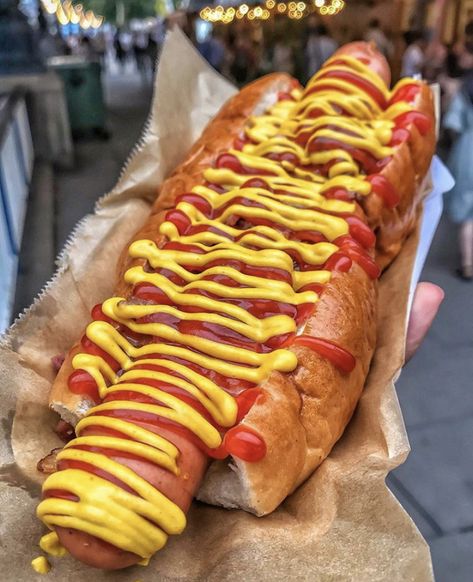 Hotdogs Aesthetic, Aesthetic Junk Food, Food Fast Food, Extreme Food, Food Fast, Forex Trading Signals, Food Instagram, Food Photography Tips, Photography Styling