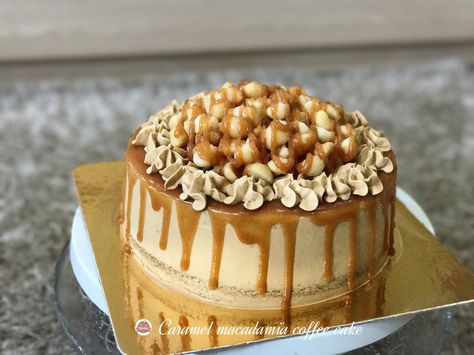 Salted caramel macadamia coffee cake by Lil'Bearkery Coffee Caramel Cake, Coffee Wedding Cake, Macadamia Cake, Caramel Cake Decoration, Coffee Caramel, Caramel Coffee, Caramel Cake, Baking Sweets, Trifle