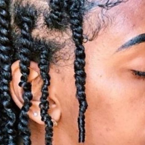 Mini Twists Natural Hair, Two Strand Twist Hairstyles, Cabello Afro Natural, Flat Twist Hairstyles, Twisted Hair, Protective Hairstyles For Natural Hair, Fesyen Rambut, Girls Natural Hairstyles, Natural Hair Twists