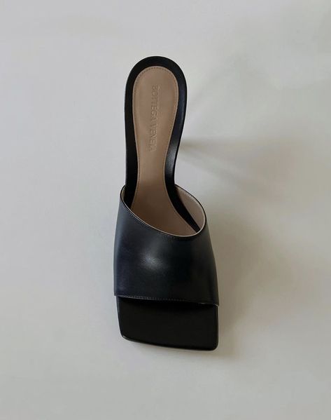 @annadro_ / Bottega Veneta / mules / black / minimal / neutral Bottega Veneta Mules Outfit, Designer Black Leather Mules, Luxury Black Mules With Sculpted Heel, Bottega Veneta Mules, Modern Black Mules With 4-inch Heel, Black Minimal, Bags Shoes, Girly Fashion, Outfit Details