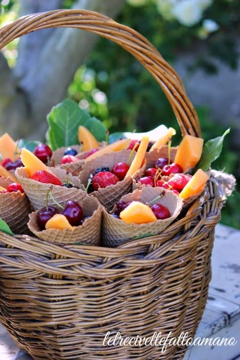 Fruit Cones, Sugar Cones, Fruit Displays, Fruit Display, Waffle Cone, Pic Nic, Waffle Cones, Beautiful Fruits, Best Fruits