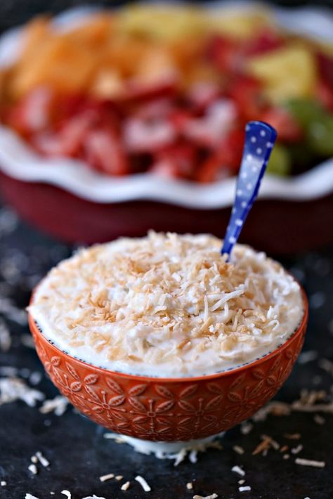 Coconut Cream Pie Dip is quick, easy and absolutely delicious. Sprinkle some toasted coconut over top to make it extra special. Coconut Cream Pie Dip, Dessert Dip Recipes, Sweet Appetizer, Pie Dip, Cream Dip, Sweet Dips, Coconut Cream Pie, Dessert Dips, Fruit Dip